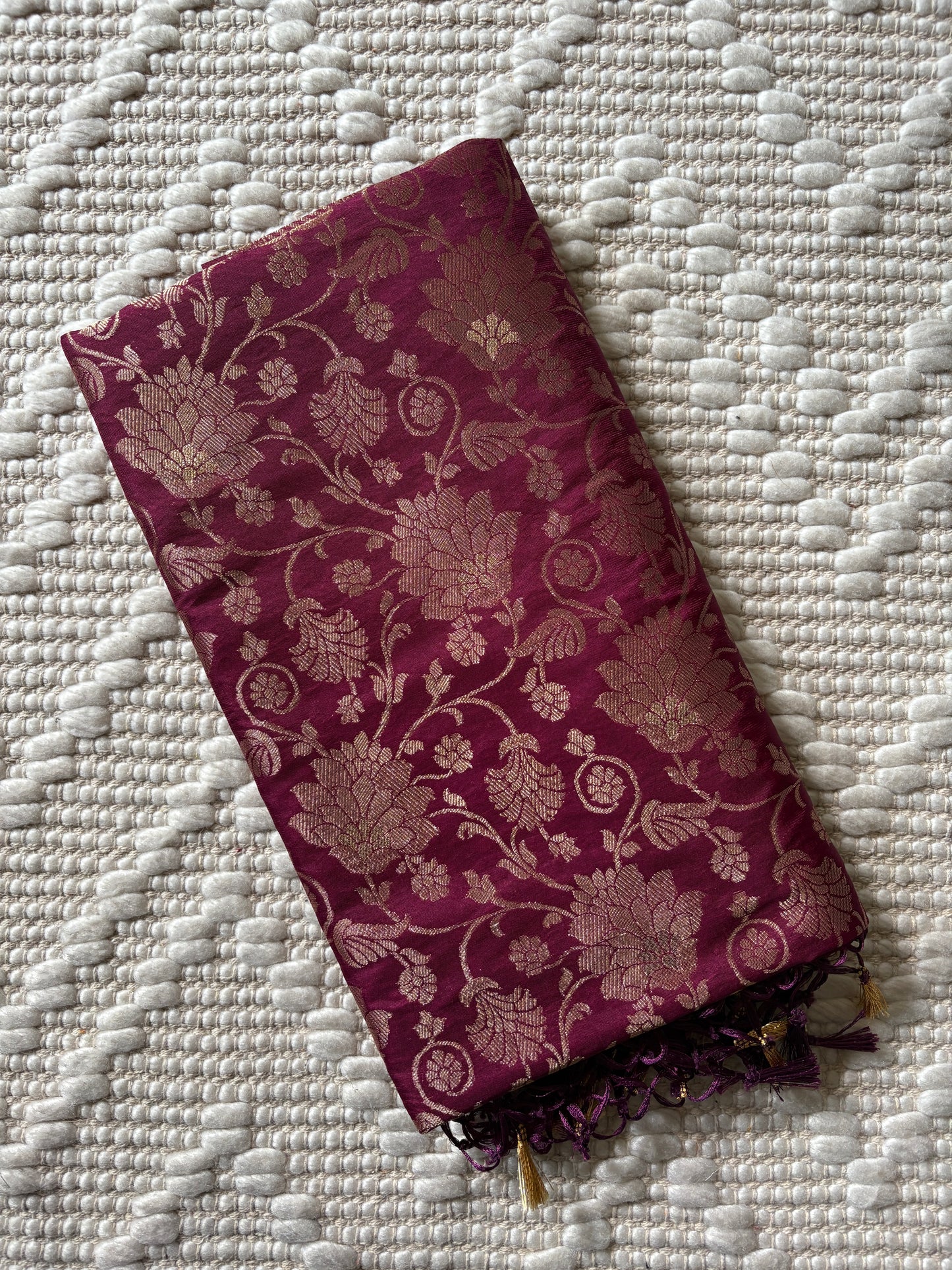 TANVI -(Maroon) Floral Raw Silk Saree