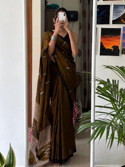 SHARVI -  Pure Cotton Handwoven Soft Saree