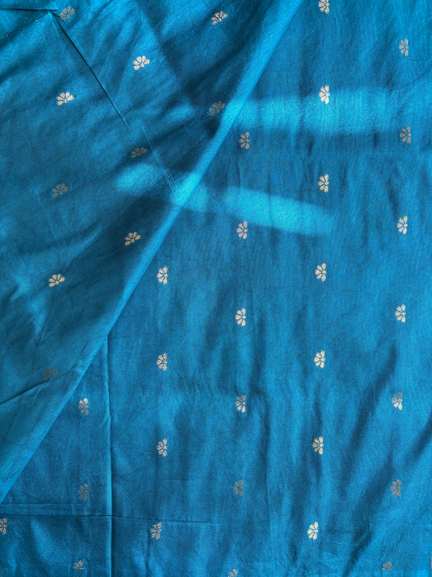 TANVI -(Blue) Floral Raw Silk Saree